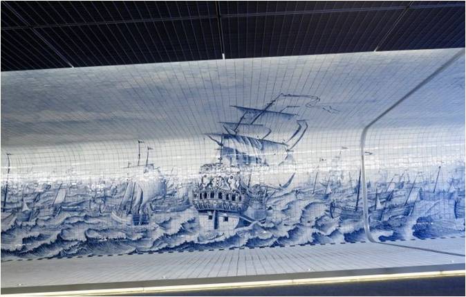 Морско чудо в Амстердам: фантастичен подземен тунел със стенопис, съставен от хиляди керамични плочки