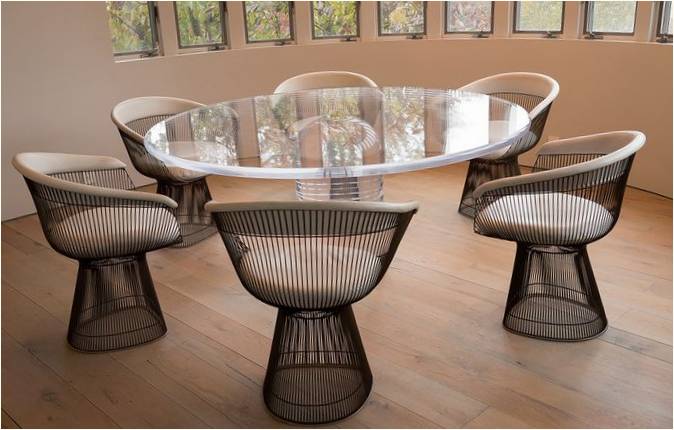 Столове с модерен дизайн, подходящи за всеки интериор