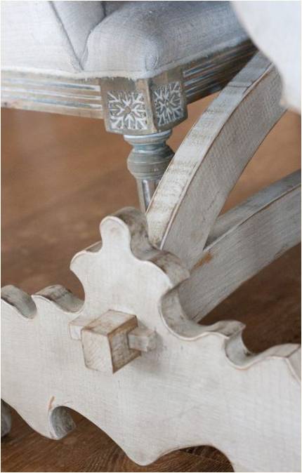 Рустикална дървена рамка за маса в интериора