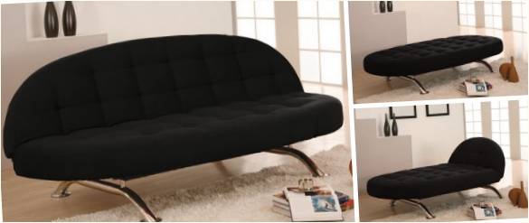 Стилен черен диван в интериора на всекидневната